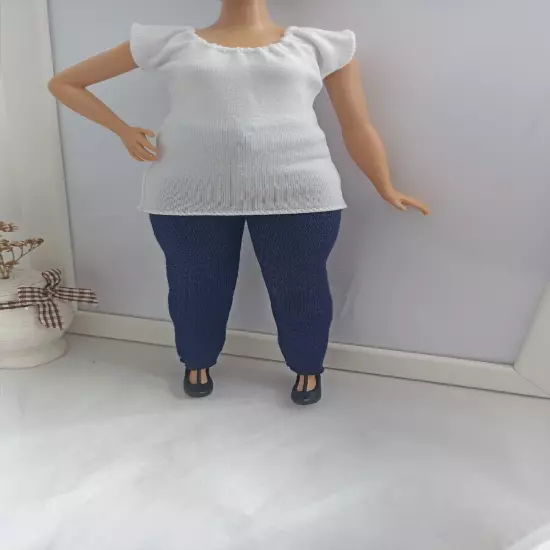 Siut for Curvy doll, stretch, no hook and loop.