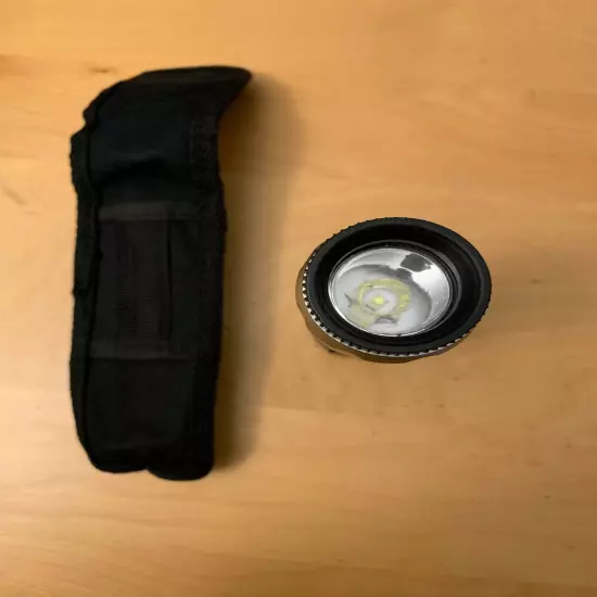 DORCY 5.5" FLASHLIGHT WITH CASE - PREOWNED