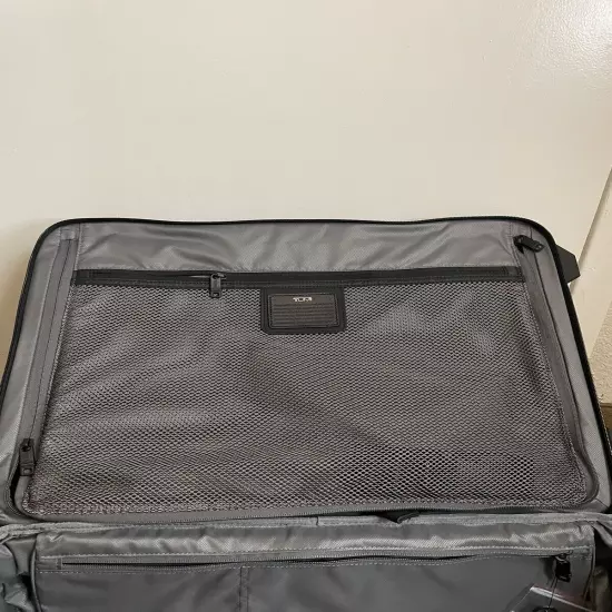 $675 NWT TUMI ALPHA 2 22" Continental Expandable 2-Wheeled Carry-On