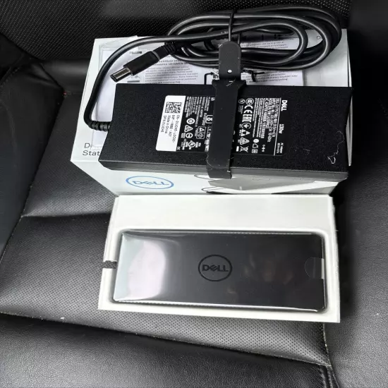 New!! Dell Universal Dock D6000 + Original Box