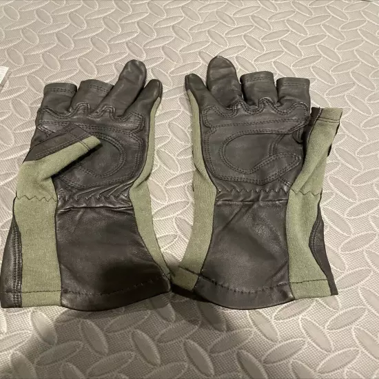 Wiley X Aries Foliage Green NAVAIR Flight Gloves Medium Flyer Pilot