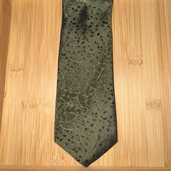 Van Heusen Studio Green Vines Abstract Silk Tie - 60L 3.0W