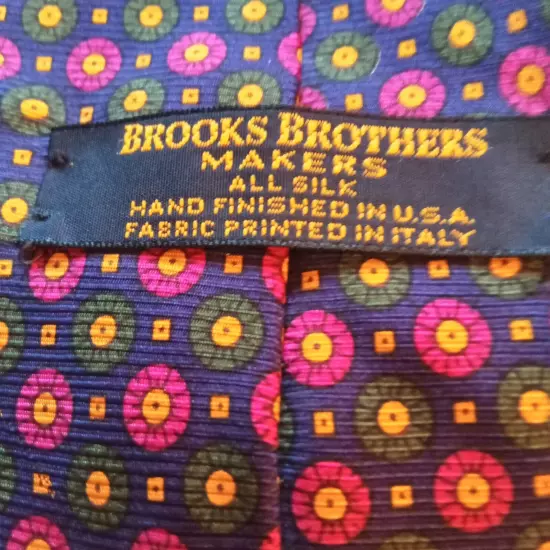 Brooks Brothers Silk Made USA Burgundy Geometric Tie Mens 59” Long 4” Wide