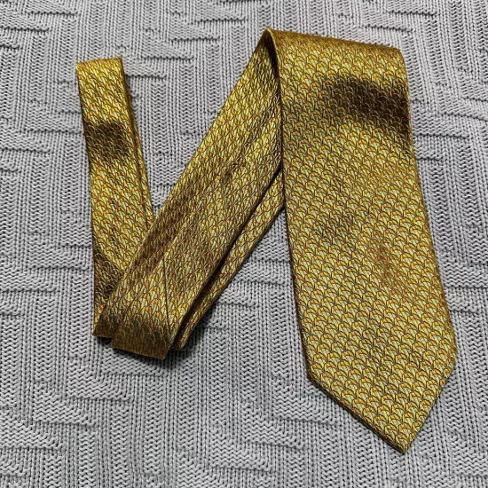 Echo gold geometric fan print silk tie