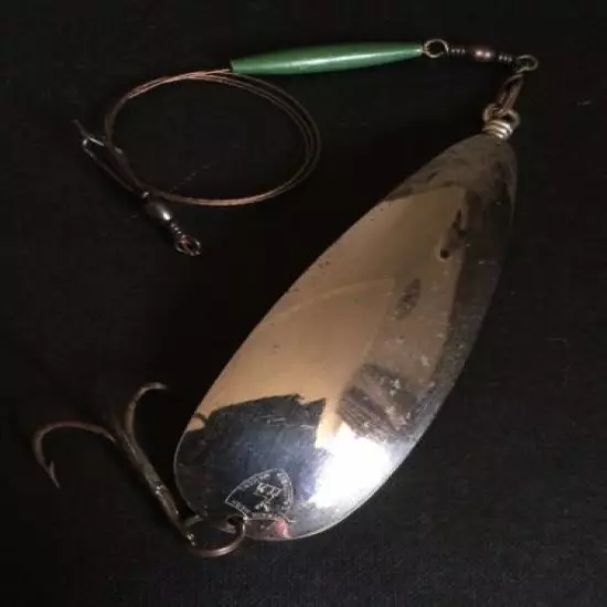 VINTAGE LARGE ALLCOCKS LURE, WITH SHIELD LOGO & TRACE.