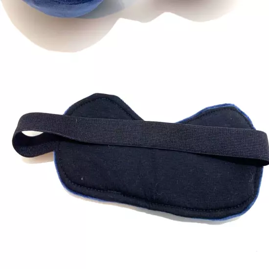 BROOKSTONE MEMORY FOAM TRAVEL PILLOW navy blue with matching eye sleepers