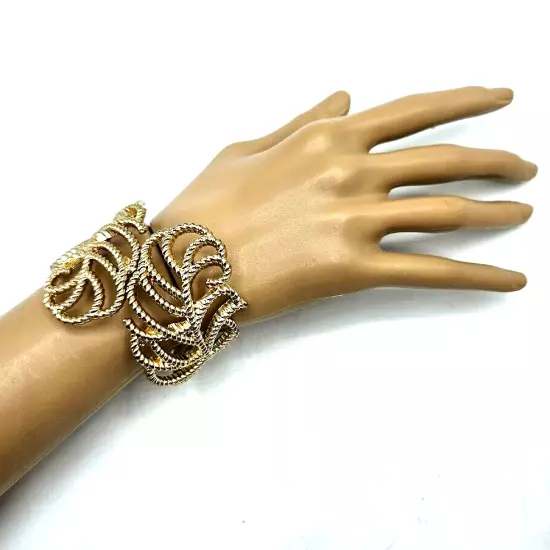 Leaf Shaped Clamper Bracelet Gold Toned Opens On Top One Size Fits Men Fashion