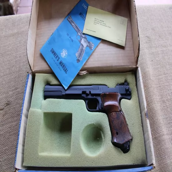 Smith & Wesson CO2 Pistol Model 78G 22cal in Box AS IS M-10