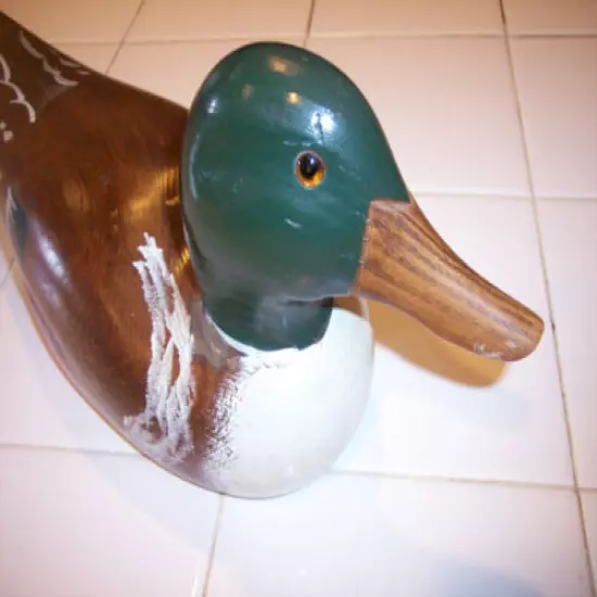 EXCELLENTLY HAND CRAFTED SOLID HEAVY WOOD COLLECTIBLE DECOY MALLARD DUCK 