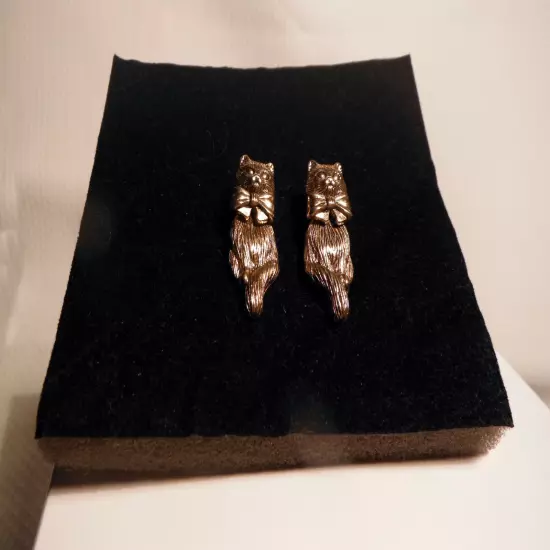 AVON ~ DANGLING GOLD COLOR KITTY PIERCED EARRINGS.