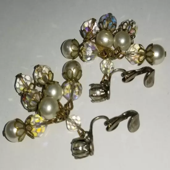 Vintage clip on crystal and pearl fashion dangle earrings in silvertone