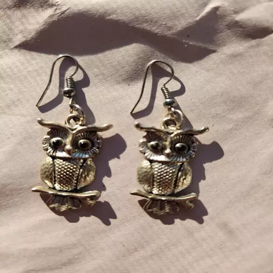 Madeheart Owl Earrings 