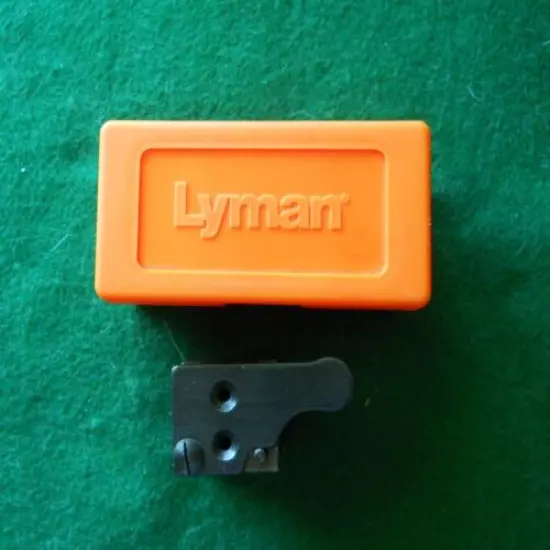 Good looking LYMAN Double Cav. Bullet Mold #257420 (25 cal.) in box