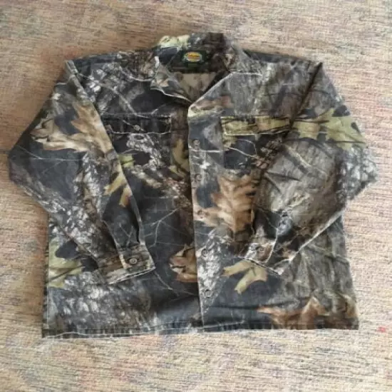 Boys cabelas camo shirt