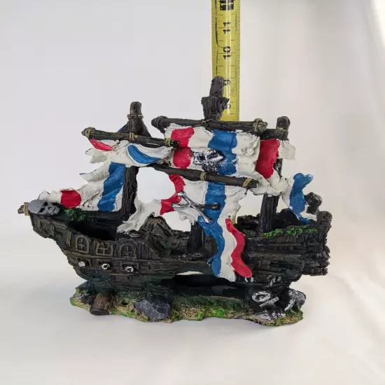 Sailing Pirate Ship Wreck Heavy Aquarium Fish Tank Decoration Floor Model