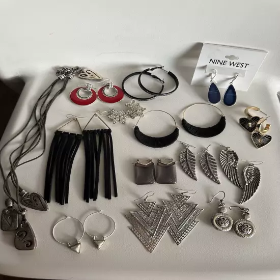 Beautiful Lot of Drop/Dangle/Hoop Earrings x13 Preowned Fun And Modern