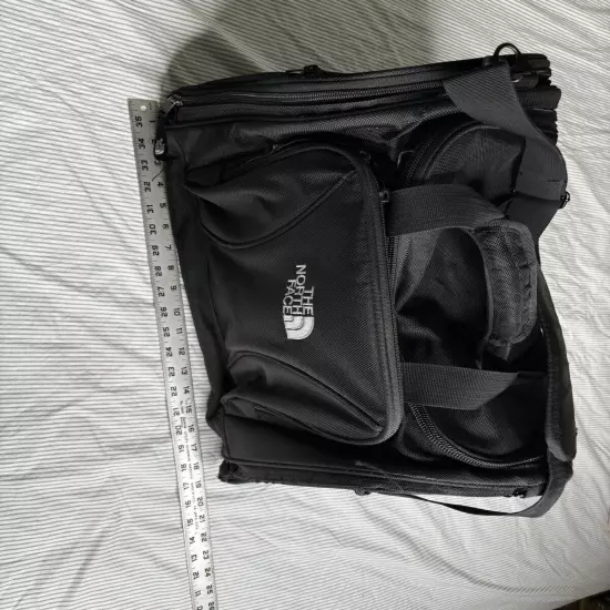 ꙮ The North Face Duffel SMALL bag Overnight Gym Carry on Bag - Black