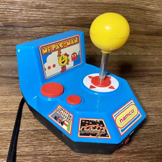 Namco Ms Pac-Man 5-In-1 Plug N Play 2004 Jakks Pacific TV Arcade Game TESTED