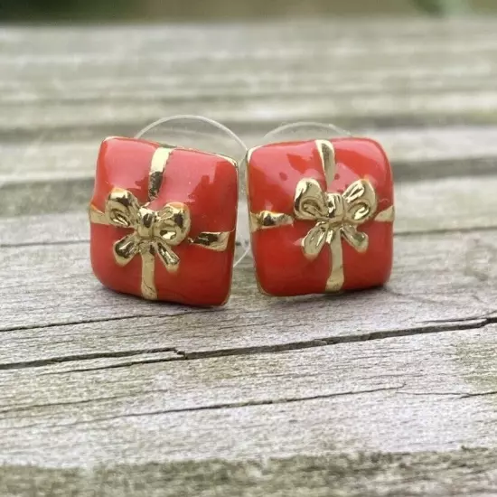 Gift wrapped present stud earrings - new