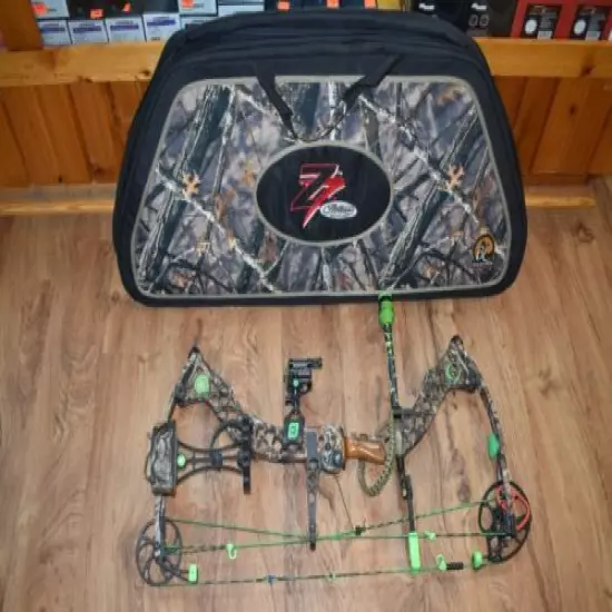 Mathews Solocam Z7 Lost Camo 70/28 Bow Lime Green Accents Accessories + Case