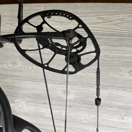 Hoyt Carbon RX-3 Black 70# RH