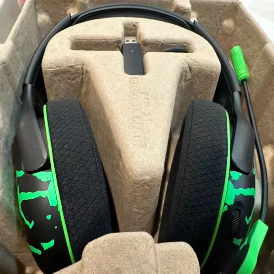 PDP AIRLITE GLOW Pro Wireless Headset: Jolt Green