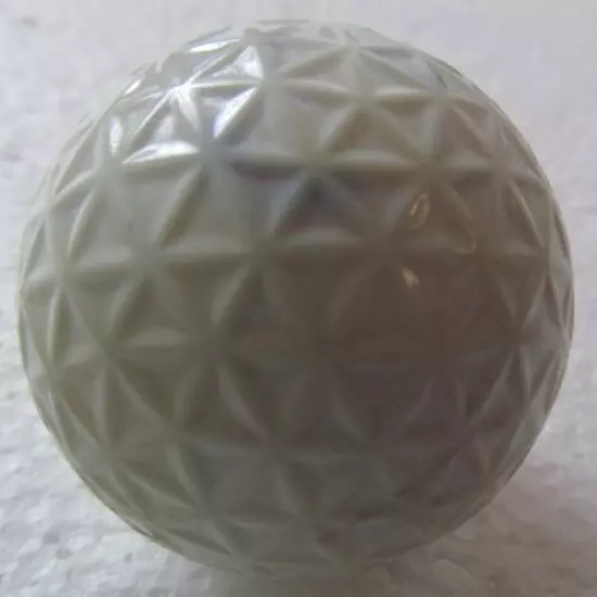 RARE EXPERIMENTAL NO NAME GOLF BALL WITH TRIANGLES ALL AROUND THE BALL