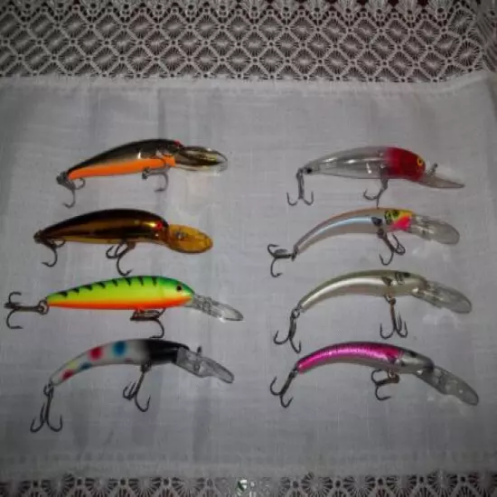  Lot Of 8 RATTLIN DEEP DIVERS MINNOW FISHING LURES (LOT 92)