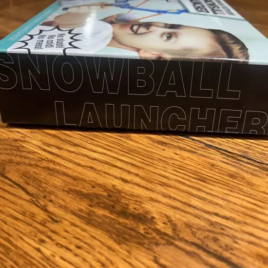 NIB - Premier Finds Indoor/Outdoor Snowball Launcher Slingshot - 8 Snowballs