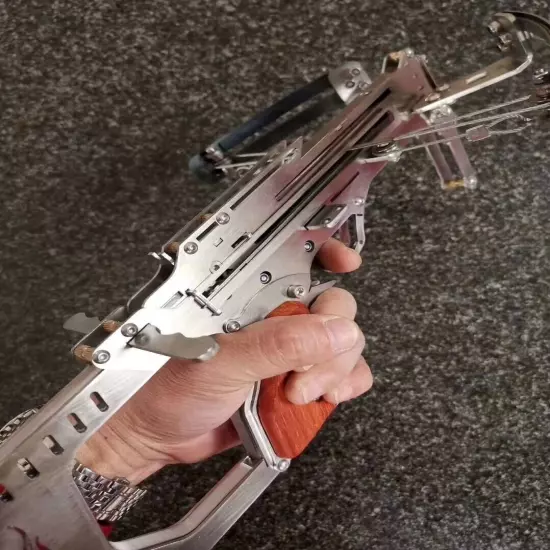 V16 Mini Shooting Recurve Bow Toy Comes Two Ways to install limbs