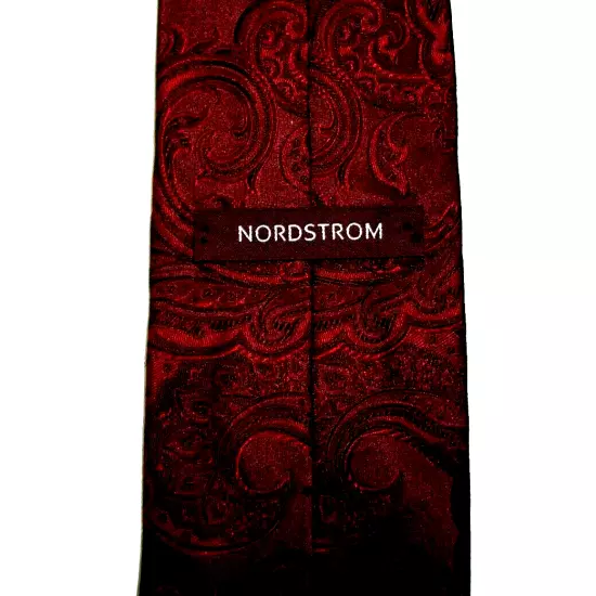 NORDSTROM--NEW DESIGNER TIE--100% IMPORTED SILK--MADE IN THE USA--3 1/2 x 59"--