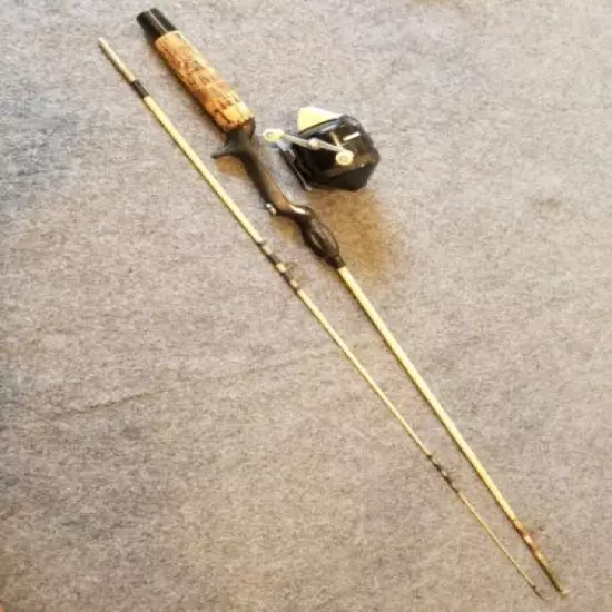 Vintage Zebco Model 2020 2 Piece Rod / Reel Combo Set w/ Rod and 202 Reel