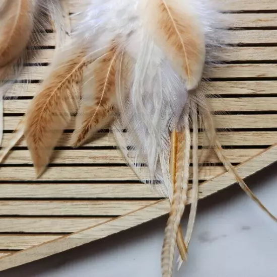 Elegant Beige and White Feather Earrings with Floral Accents – Bohemian Lightwei