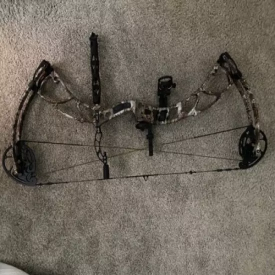 Obsession K34 RH Compound Hunting Bow Realtree Camo 70# mods, arrow rest, sight.