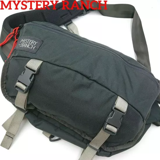 Beautiful, popular model Mystery Ranch Invader body bag, large capacity, gray.