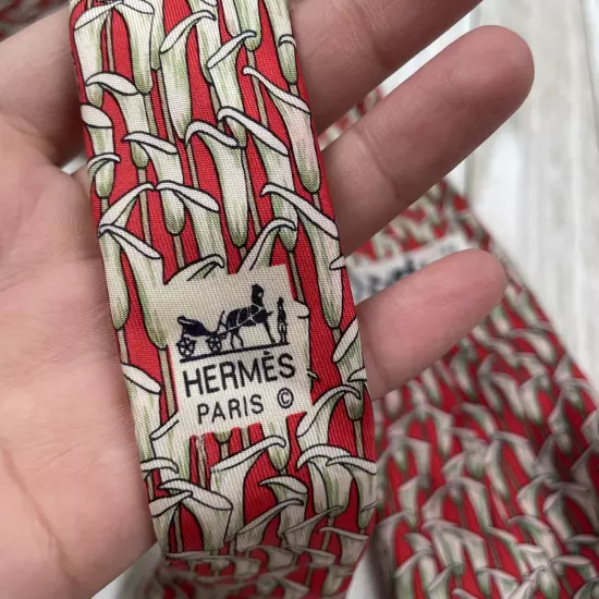 Hermes Neck Tie 7359 PA 100% Silk Floral Print Pattern France Vintage Classic