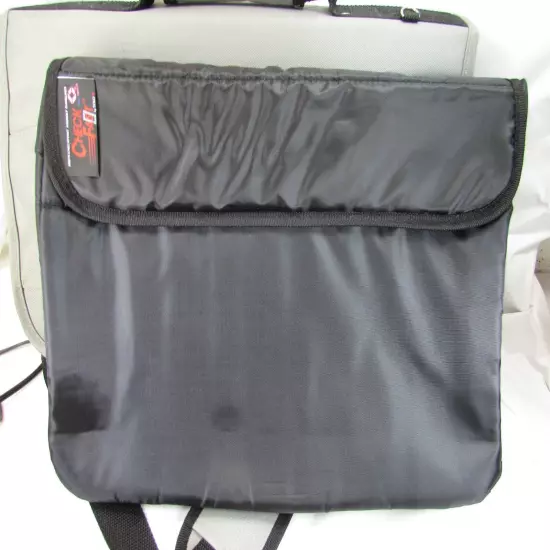 Solo Laptop Bag Messenger Commuter Briefcase Gray 52285 Removable sleeve Classic