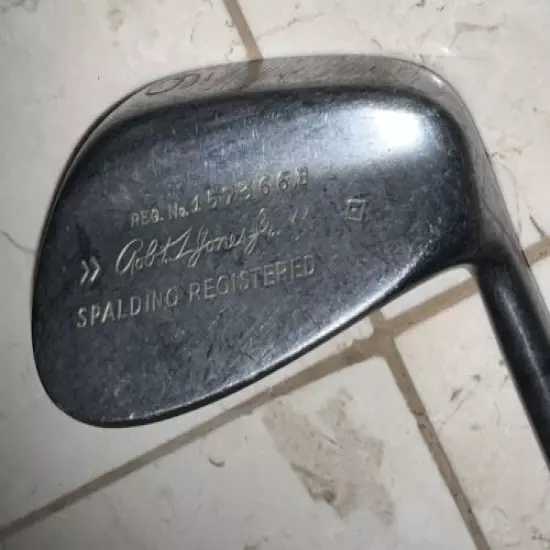 Robert Jones, Jr. Spalding Autograph 9 Iron - Has fish scale grooving