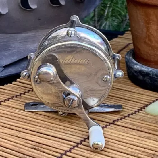 VINTAGE RARE INDIAN #100 FISHING REEL GREAT FOR DISPLAY OR GONE FISHING!