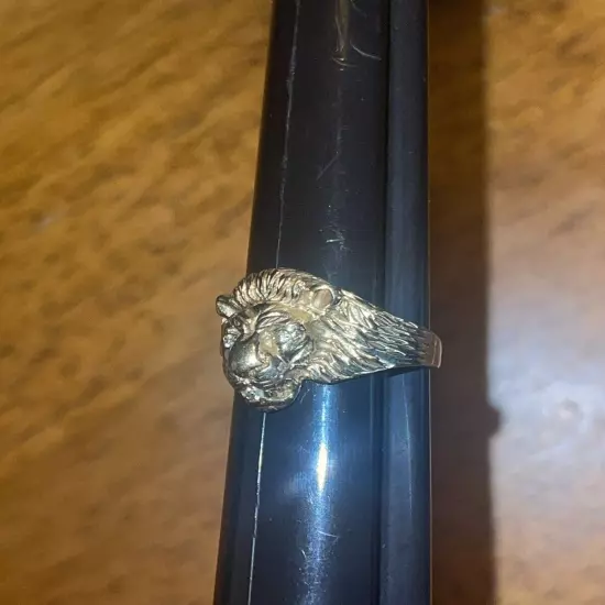 10k Yellow Gold lion head ring band w/ diamond eyes & mouth size 8.5 6.2g