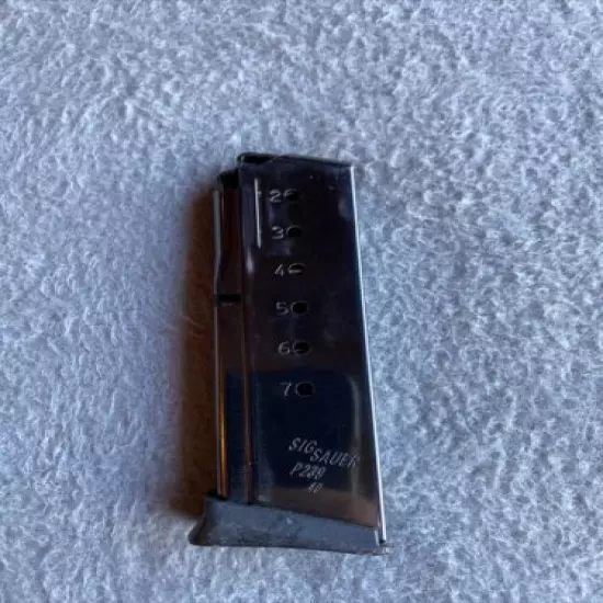 Sig Sauer P239 .40 S&W 7 Round Magazine Factory Original OEM 40 Fast Shipping