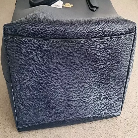 NWT Coach Navy Leather Tote Bag Is Your New Fall Favorite