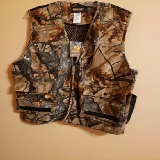 Outfitters Ridge Camouflage Vest Size XLarge