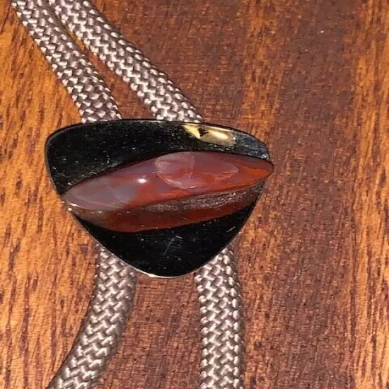 Vintage Country Western Polished Red Agate Stone Bolo Tie Jewelry