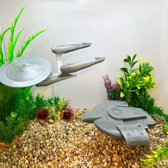 Star Trek aquarium decor - enterprise and defiant