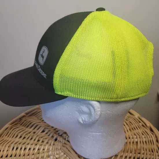 John Deere SnapBack Trucker Hat Black Bill Green Mesh Back Good Condition 