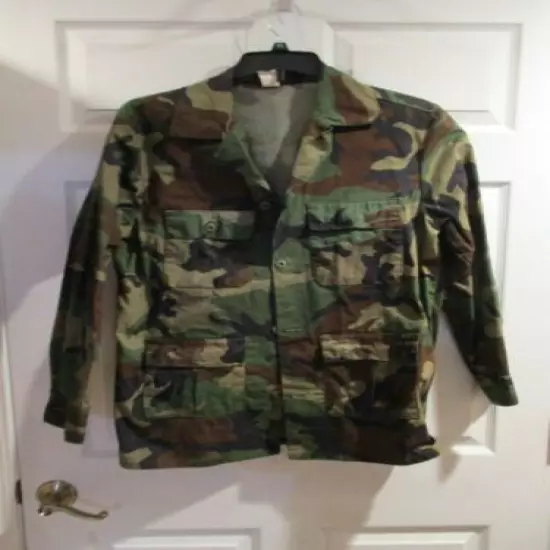 Hunting men's button up jacket size L Large LS USED WORN camo green