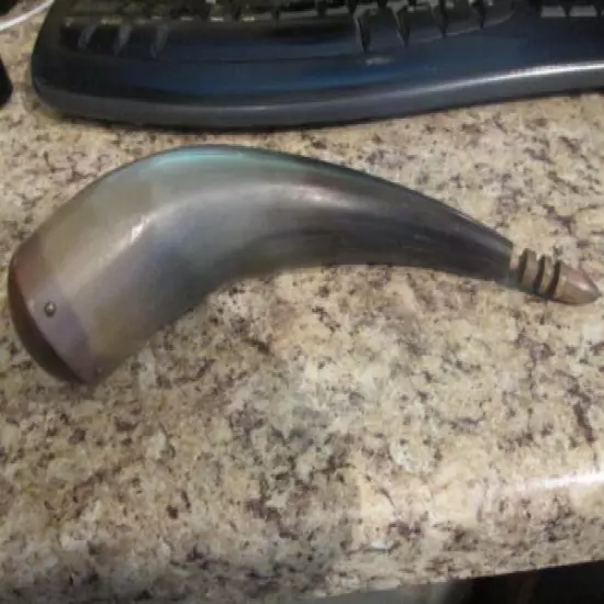 VINTAGE BLACK POWDER HORN WITH BRASS PLUG