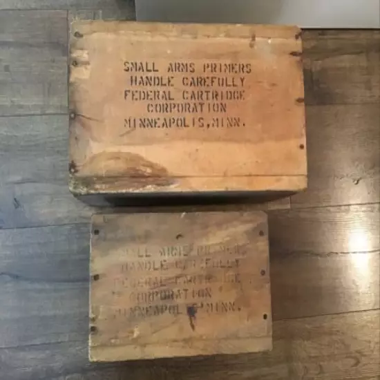 2 VINTAGE FEDERAL CARTRIDGE RIFLE SHOT SHELL PRIMER 200 & 209 AMMO WOODEN CRATE