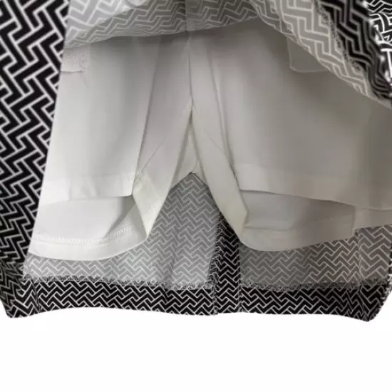 Izod Golf Black White Geometric Print Stretch Women's size 2 Skort Skirt